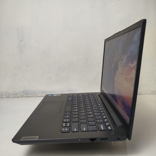 Lenovo V14 Intel core i3-121U
