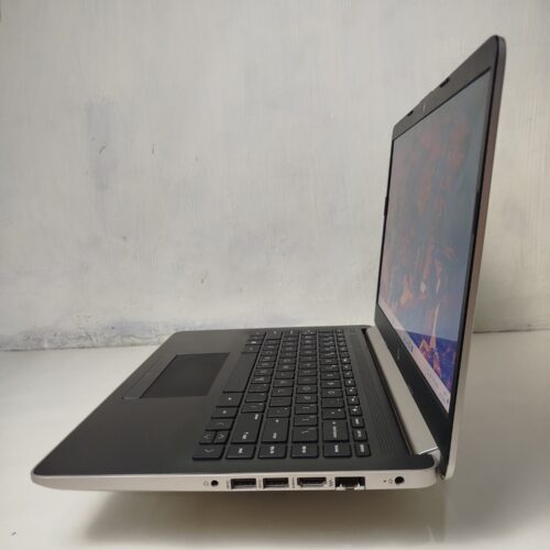 HP 14-cf0xx Intel core i5-8250U Radeon 530 Series
