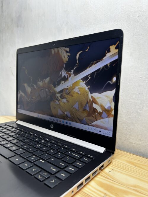 Hp 14s cf0045TX (2024) intel core i5 8250U Ram 8/256 SSD Radeon 530 series