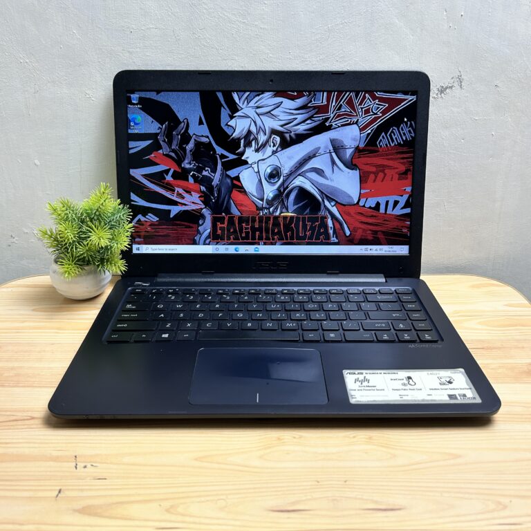 IMG_0785 Asus E402YA AMD E2 7015 RAM 4 SSD 256