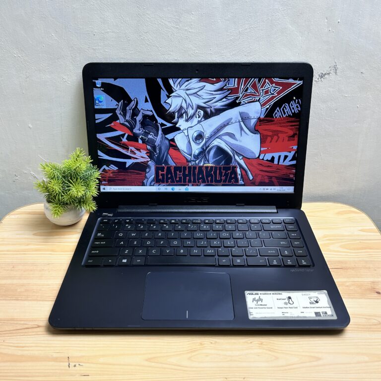 Asus E402YA AMD E2 7015 RAM 4 SSD 256