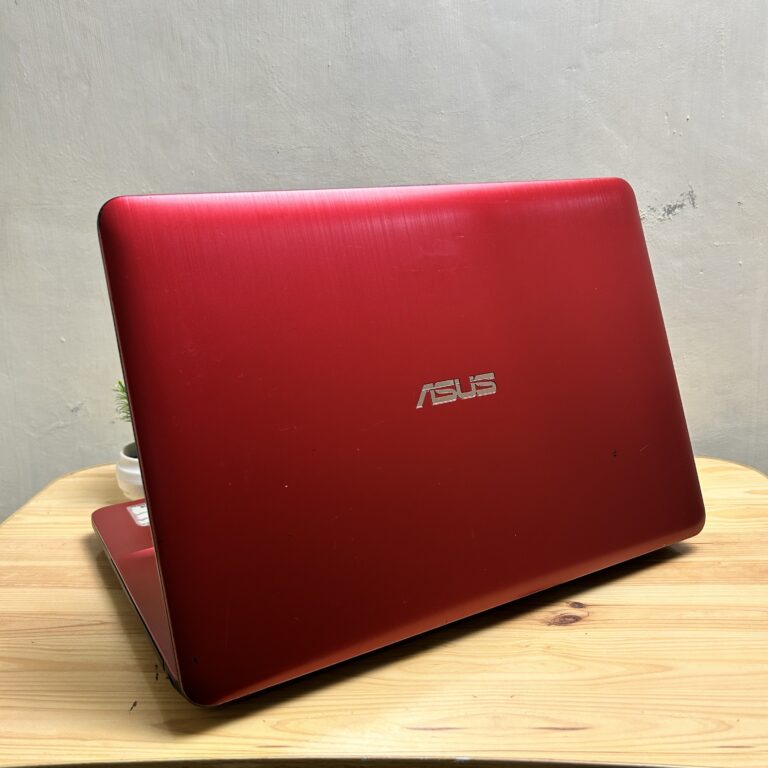 Asus X441UV Intel Core i3 6006U NVIDIA GeForce 920MX 8/256GB SSD