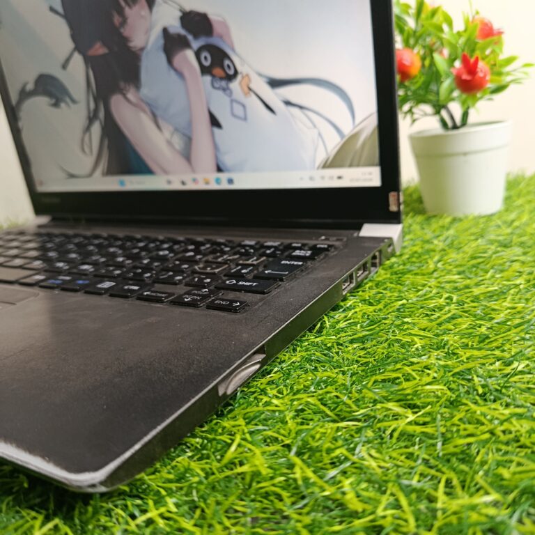 toshiba i5 gen 4 Ram 4/128GB SSD