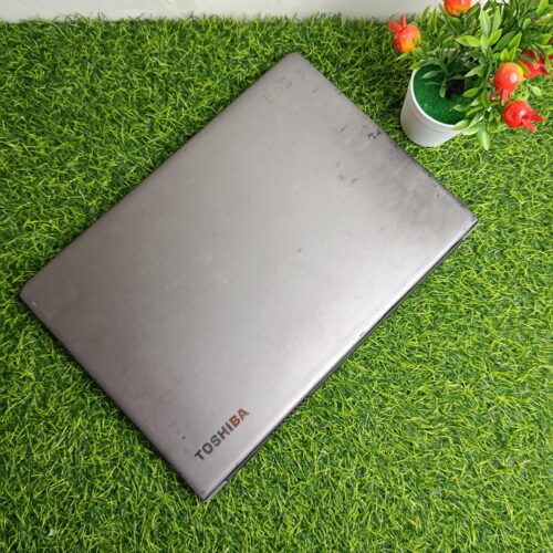 toshiba i5 gen 4 Ram 4/128GB SSD
