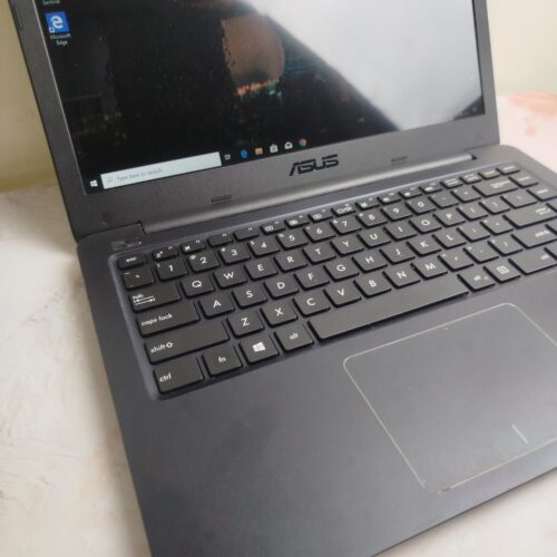 Asus E402YA AMD E2-7015 RAM 4 SSD 256GB