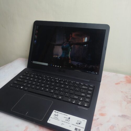 Asus E402YA AMD E2-7015 RAM 4 SSD 256GB