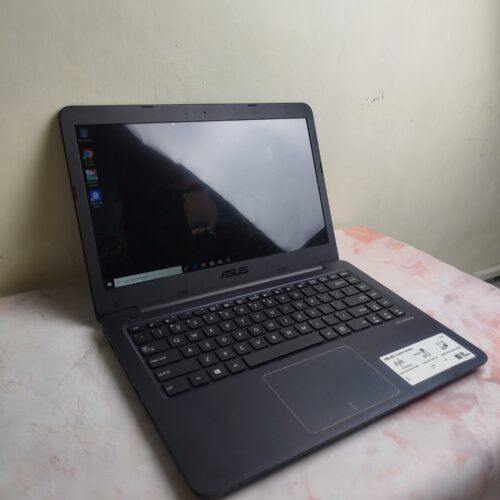 Asus E402YA AMD E2-7015 RAM 4 SSD 256GB