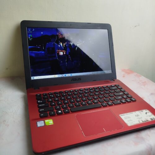 AsusX441UV Intel Core i3 6006U Nvidia Geforce 920MX RAM 8 SSD 256