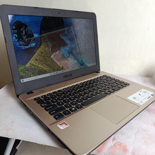 Asus X441BA AMD A4 9125 RAM 4 SSD 256