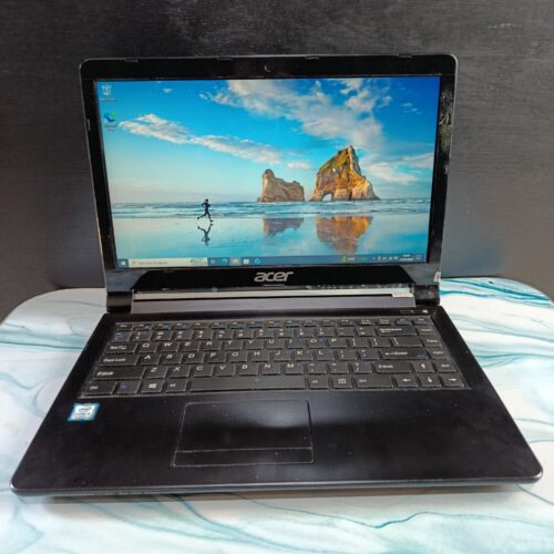 Acer One 14 Z476 Intel core i3 6006U RAM 8 SSD 512