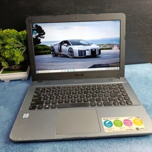 Asus X441UA Intel core i3 6006U RAM 4 SSD 256