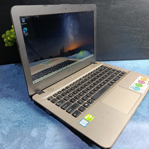 Asus X441UV Intel core i3 6006U NVIDIA GeForce 920MX RAM 4 SSD 128 HDD 500