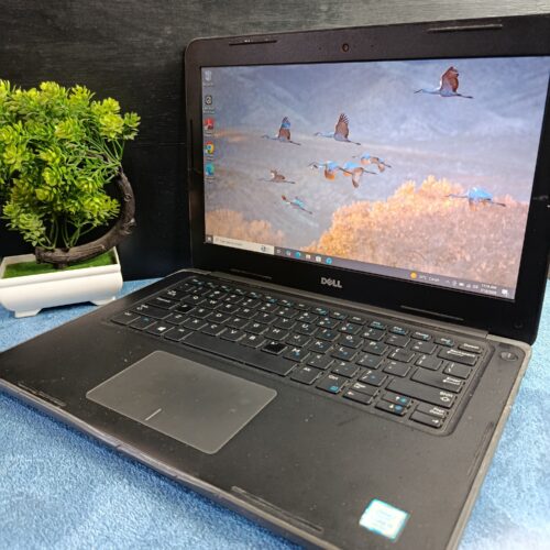 Dell latitude 3380 Intel core i5 7200U RAM 8 SSD 256