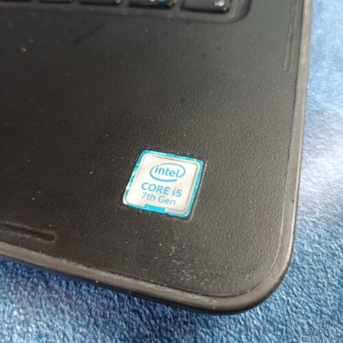Dell latitude 3380 Intel core i5 7200U RAM 8 SSD 256