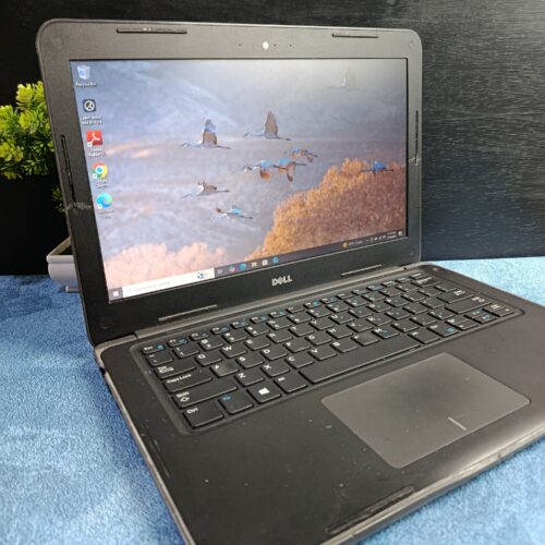 Dell latitude 3380 Intel core i5 7200U RAM 8 SSD 256
