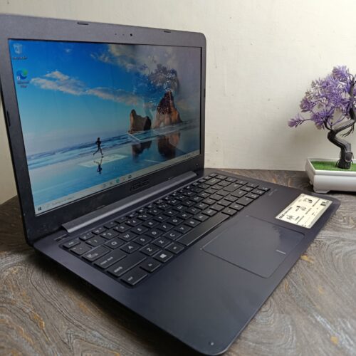 Asus E402YA AMD E2 7015 RAM 4 SSD 256