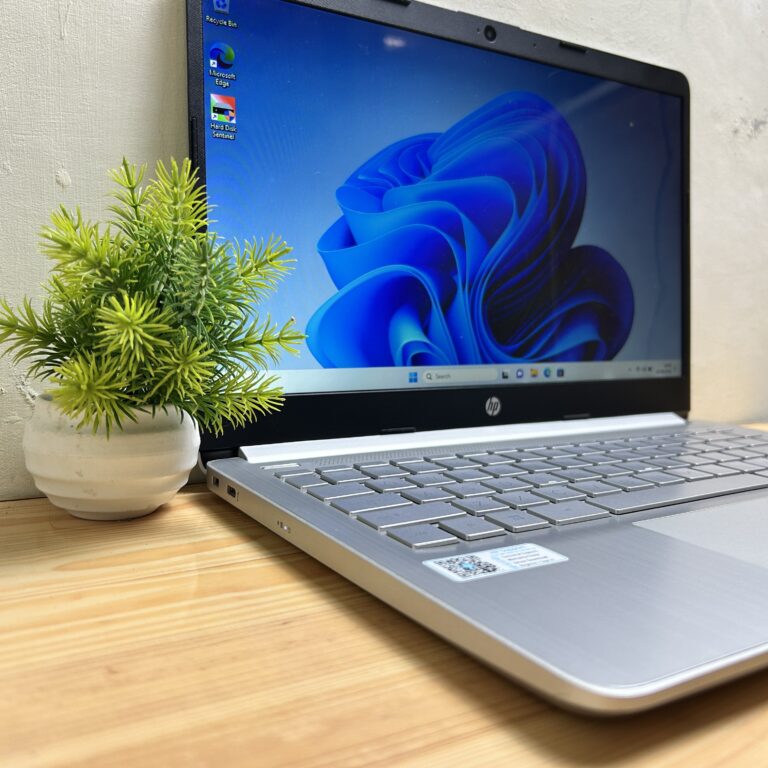 HP 14s-cf2517TU Intel Core i3 10110U 8/256GB SSD