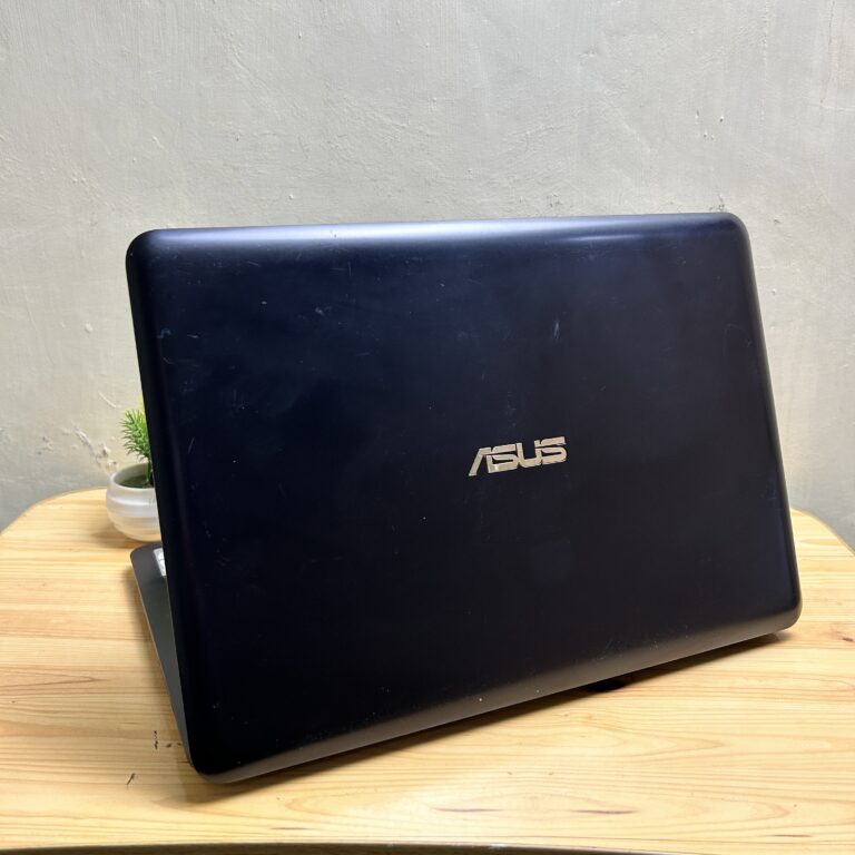 Asus E402YA AMD E2-7015 4/256GB SSD
