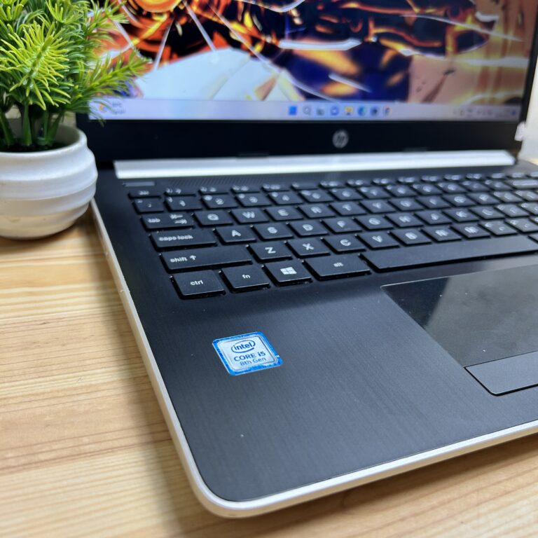 IMG_1308 HP 14s-cf0045TX Intel Core i5 8250U 8/256GB SSD