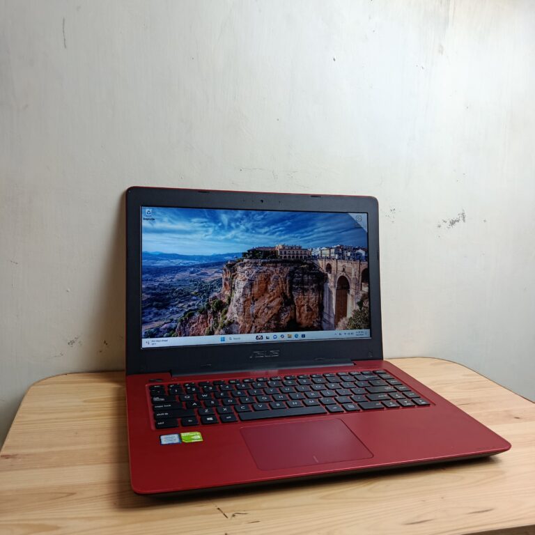 Asus X456U Intel Core i5 7200U NVIDIA GeForce 930MX 8/128GB SSD + 500GB HDD