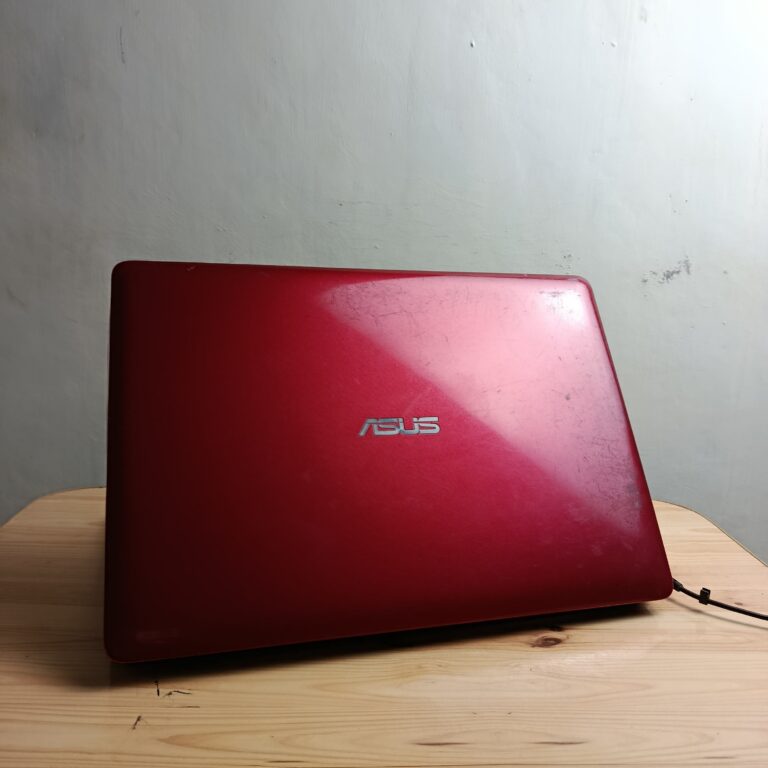 Asus X456U Intel Core i5 7200U NVIDIA GeForce 930MX 8/128GB SSD + 500GB HDD